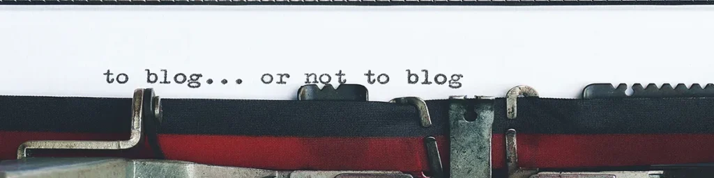 Elementos visuales de blogging como laptop, íconos y texto: ilustración blog — Dos Comas